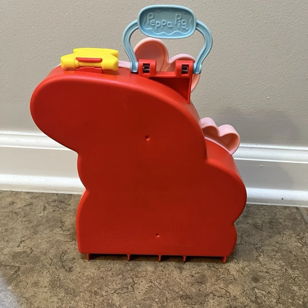 Peppa‎ Pig Carry Case with Several Figures Playtime